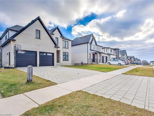 1871 Fountain Grass Drive