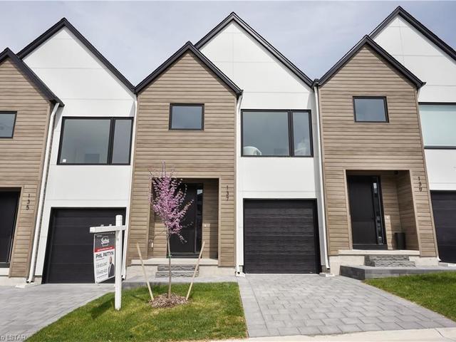 147 - 1965 Upperpoint Gate