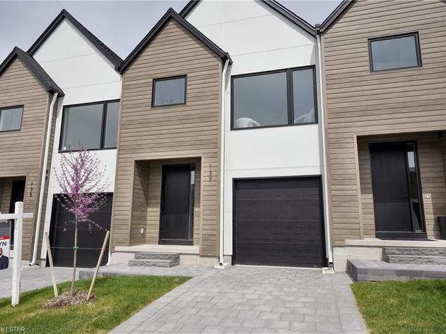 147 - 1965 Upperpoint Gate