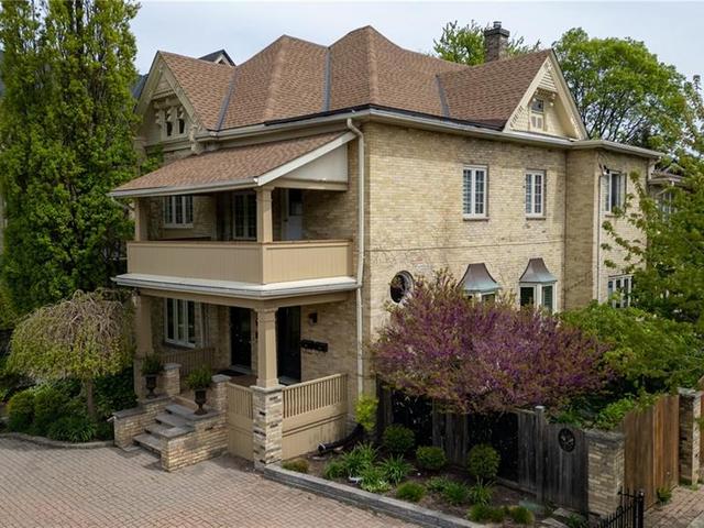 626 Wellington Street