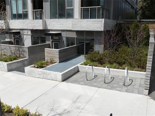 B - 498 Eglinton Ave E Avenue