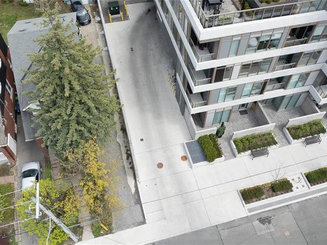 B - 498 Eglinton Ave E Avenue