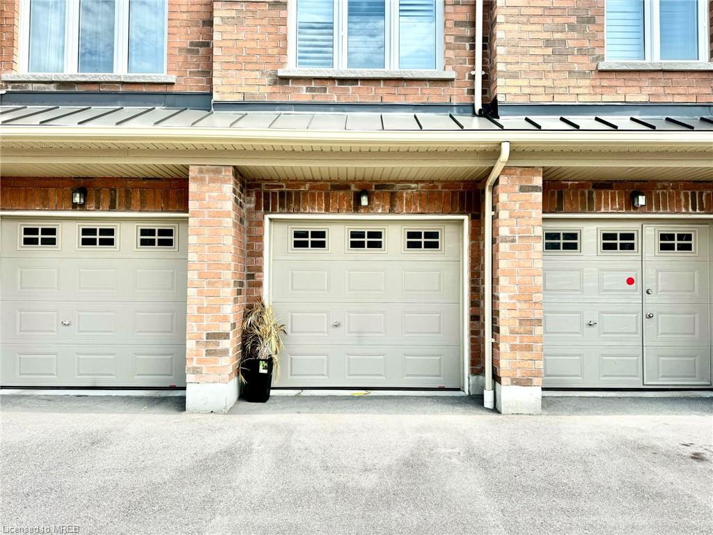 2722 William Jackson Drive, For Sale 750,000 Condos.ca