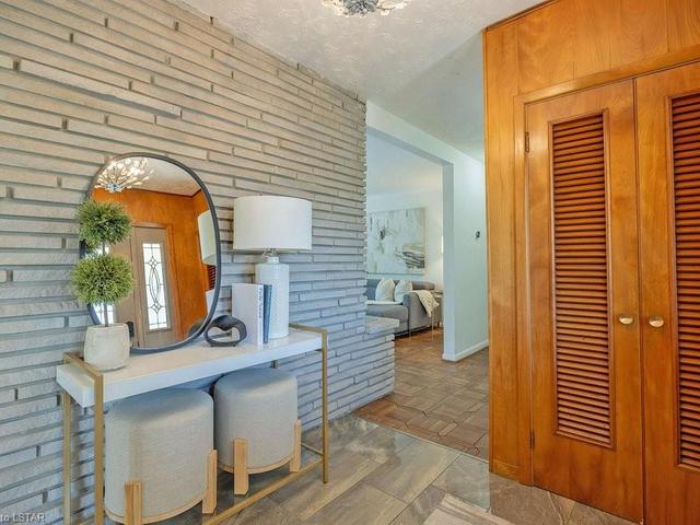 494 Commissioners Road E