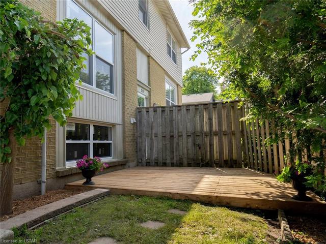 22 - 760 Berkshire Drive