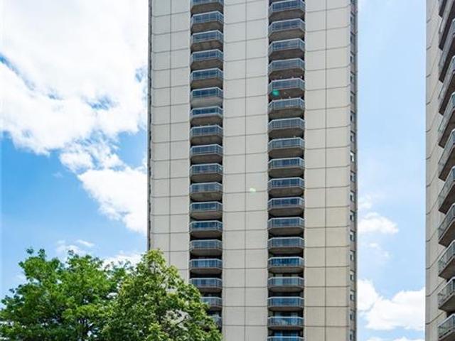 1406 - 323 Colborne Street