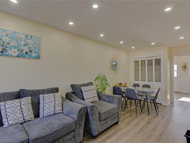 C - 111 Wellesley Crescent