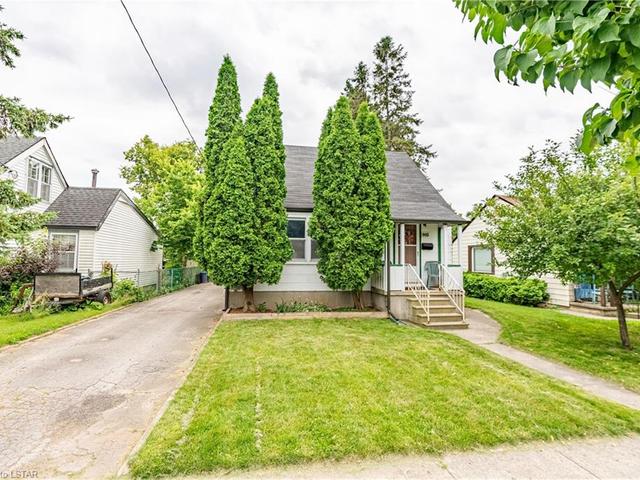 905 Trafalgar Street