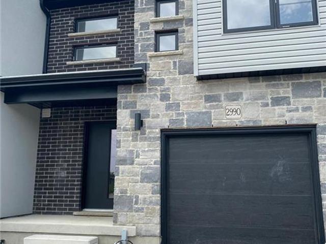 2990 Turner Cres Crescent