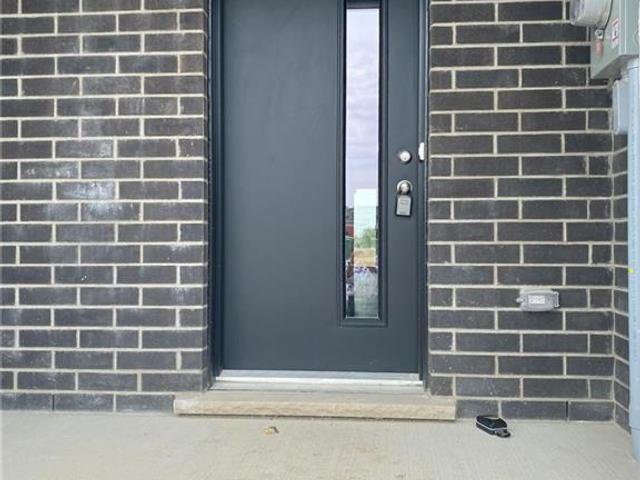 2990 Turner Cres Crescent