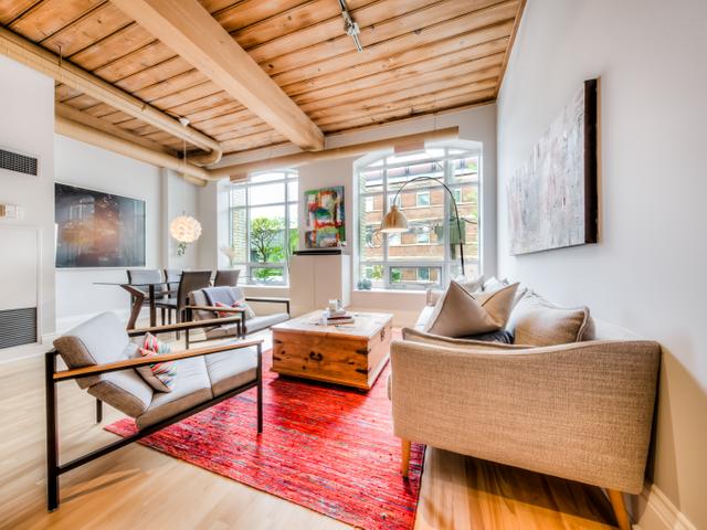 115 - 993 Queen Street W