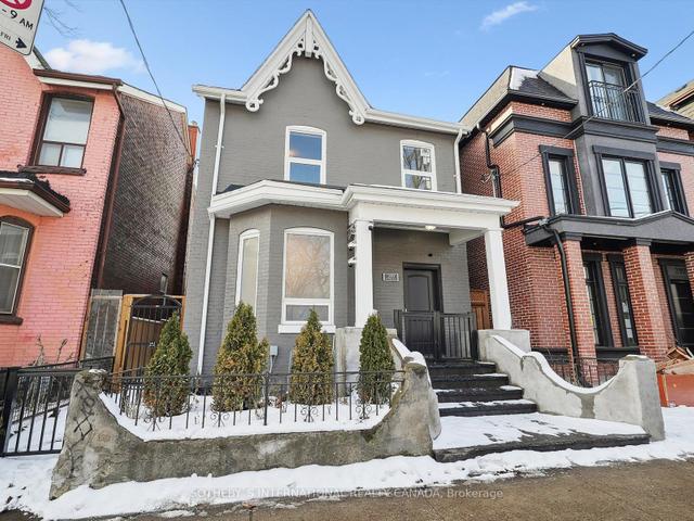 290 Bathurst St