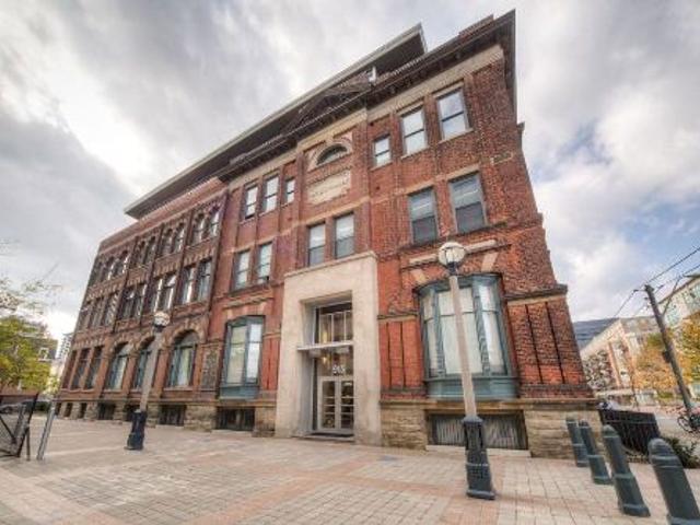 915 King St W, Unit 501