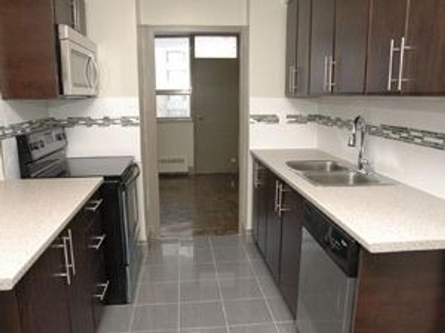 25 Leith Hill Rd, Unit 607