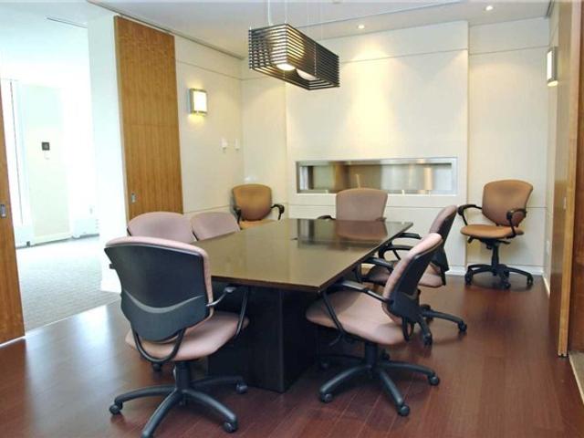 709 - 2191 Yonge St