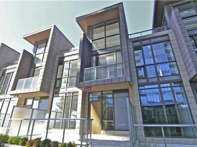 TH15 - 121 Mcmahon Dr