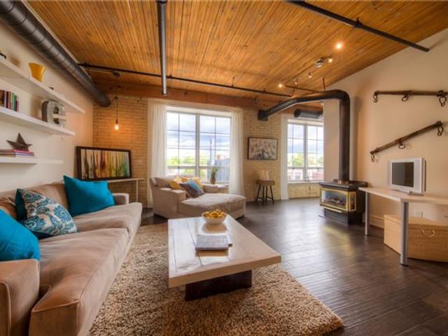 781 King St W, Unit 401