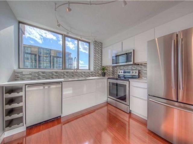 601 - 270 Queens Quay Blvd W