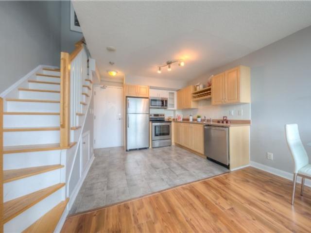 818 - 600 Fleet St W