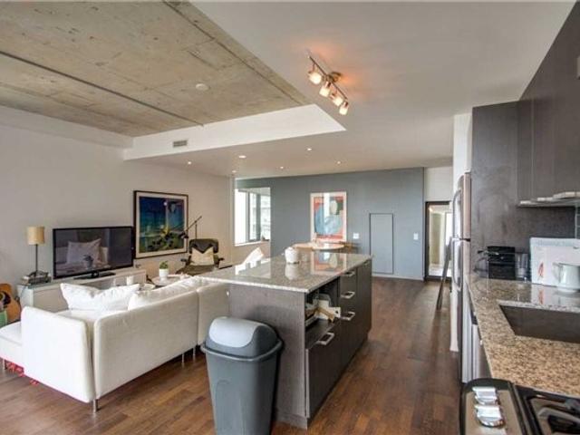 1106 - 95 Bathurst St