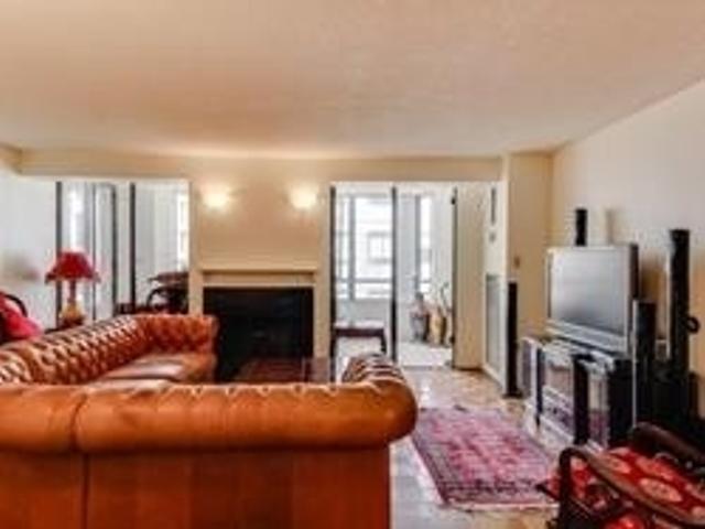 1206 - 280 Simcoe St