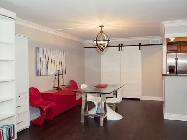205 - 251 Queens Quay W