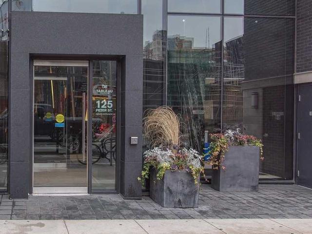 2803 - 125 Peter St