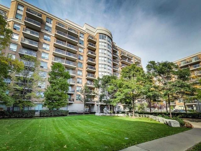 637 - 650 Lawrence Ave W