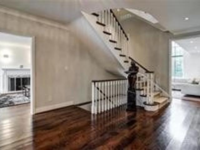 14 Robinwood Ave