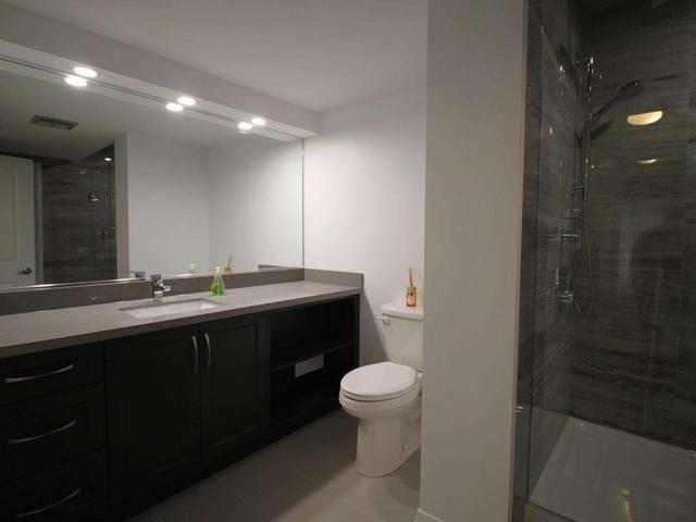 512 - 55 Harbour Sq