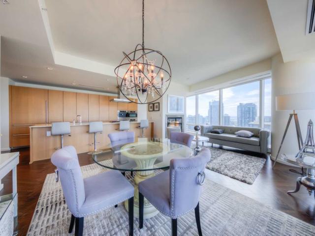 3705 - 180 University Ave