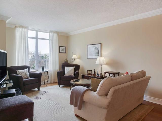 502 - 880 Grandview Way