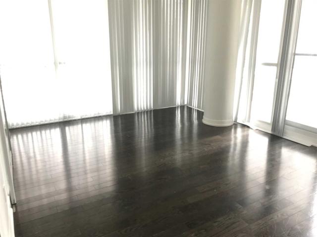 307 - 770 Bay St