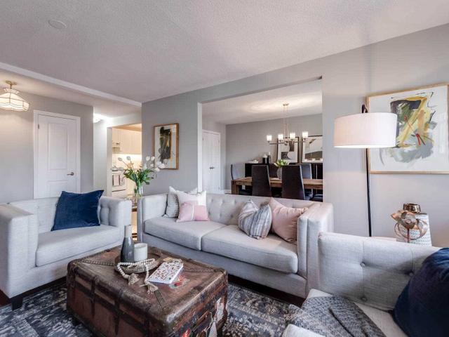 19 - 1599 Bathurst St