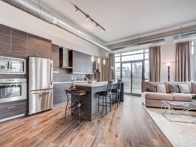 PH605 - 549 King St E