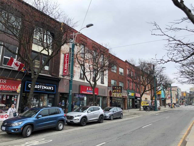 Upper - 450 Spadina Ave