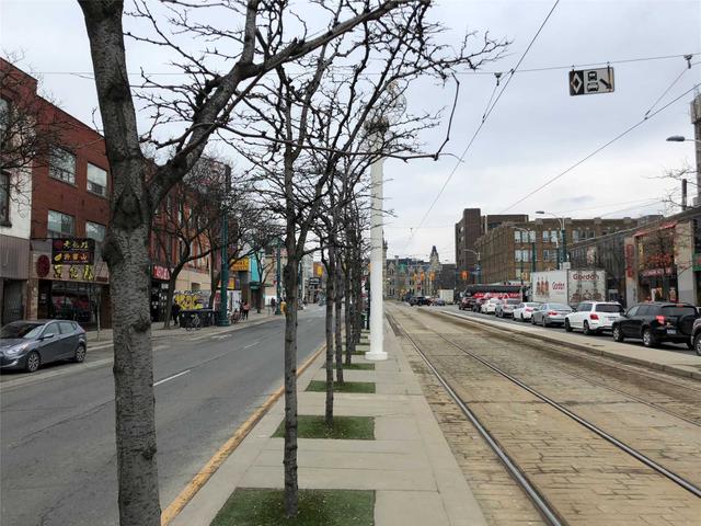 Upper - 450 Spadina Ave