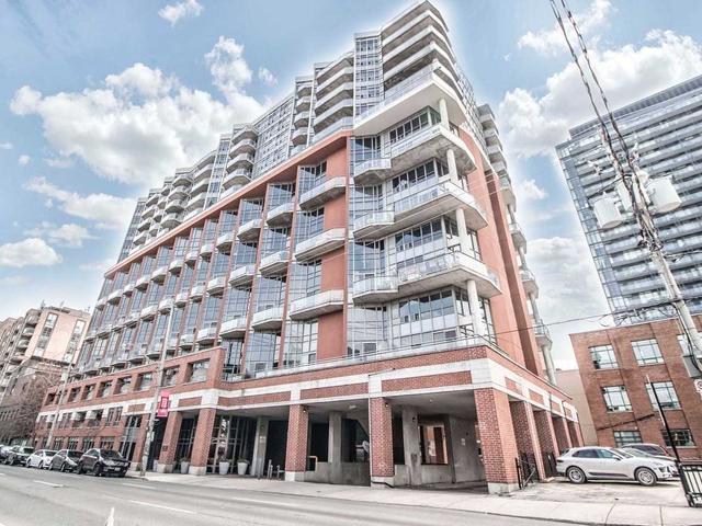 812 - 255 Richmond St E