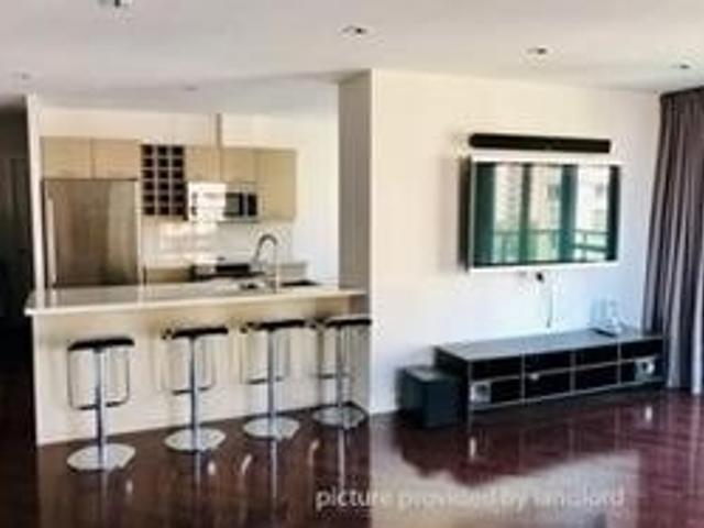 804 - 220 Redpath Ave