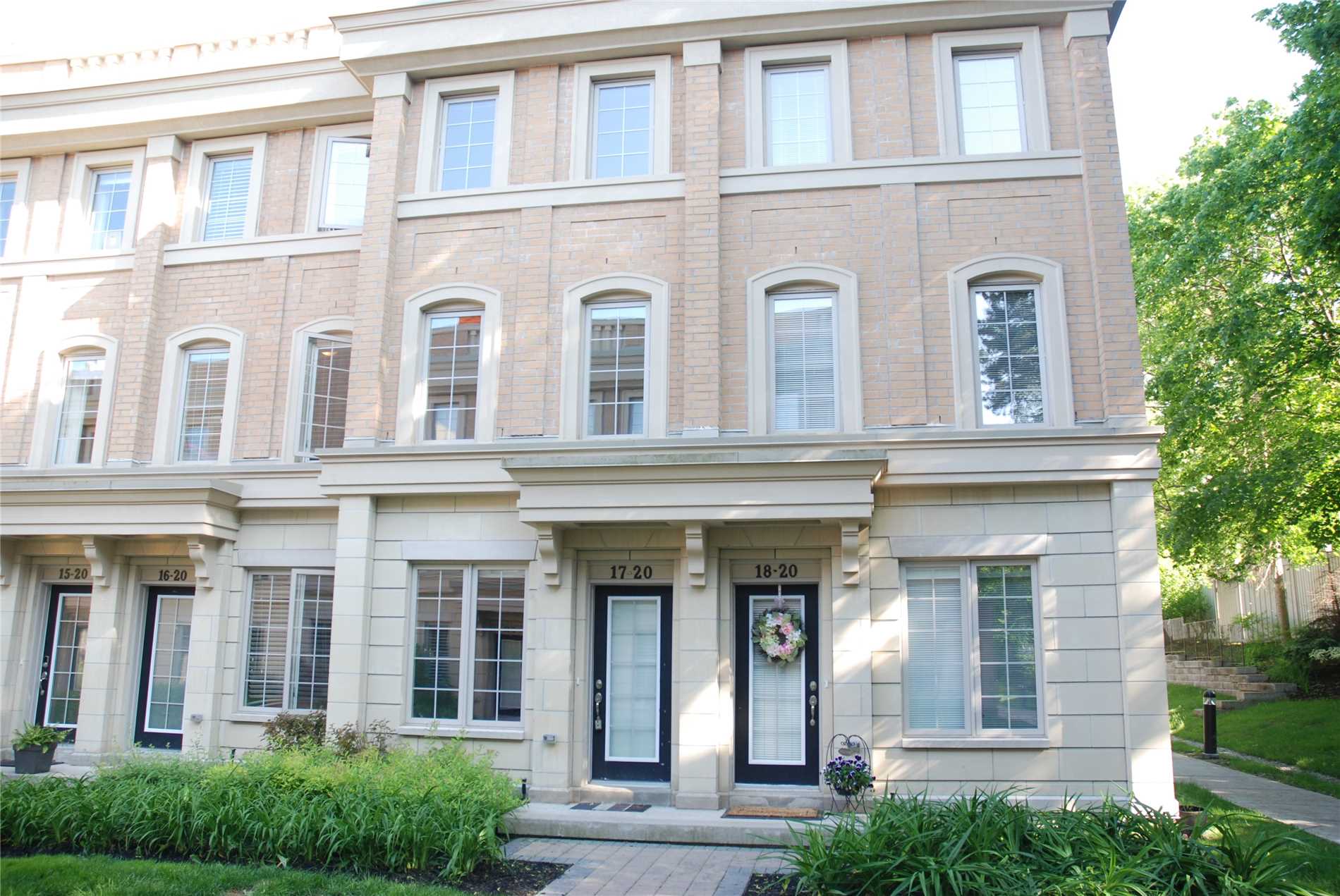 17 20 Hargrave Lane, North York Leased, C4495434 Condos.ca