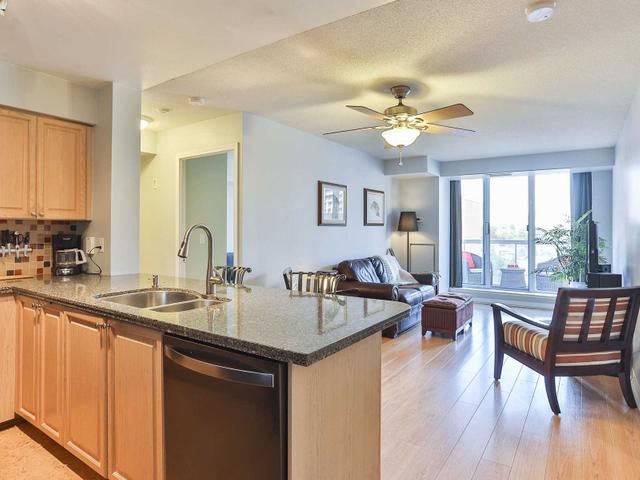 910 - 330 Adelaide St E