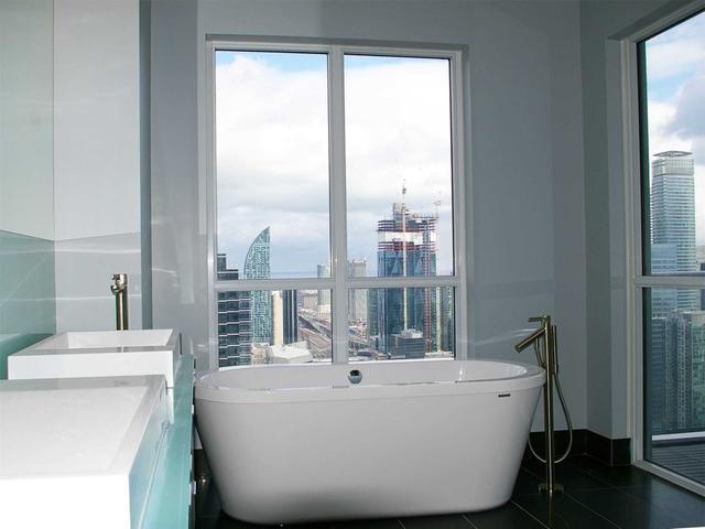 #4505 - 300 Front St W