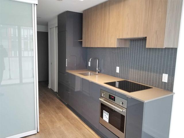 2205 - 161 Roehampton Ave