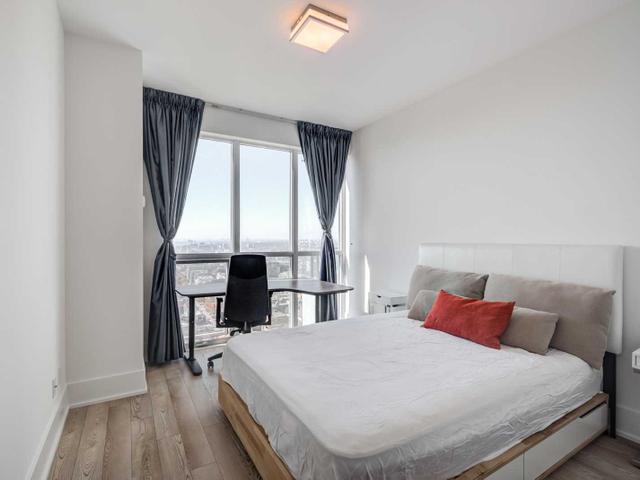 4313 - 300 Front St W