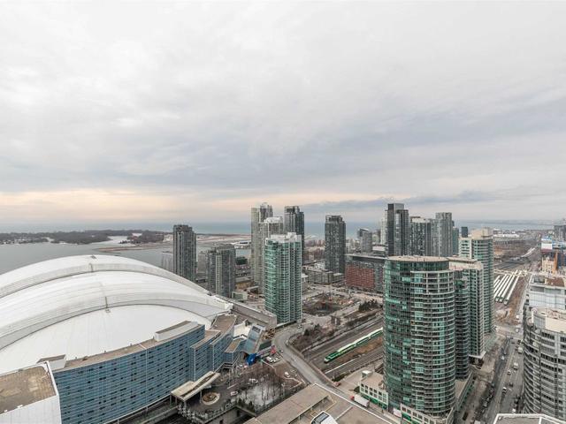 4001 - 300 Front St W