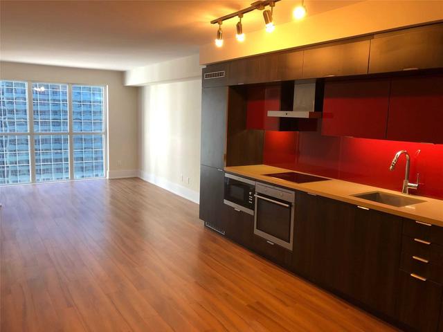 1007 - 300 Front St W