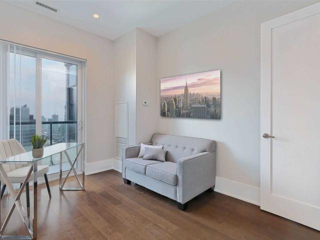 4603 - 300 Front St W