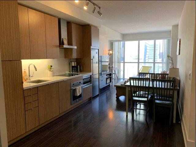 3206 - 300 Front St W