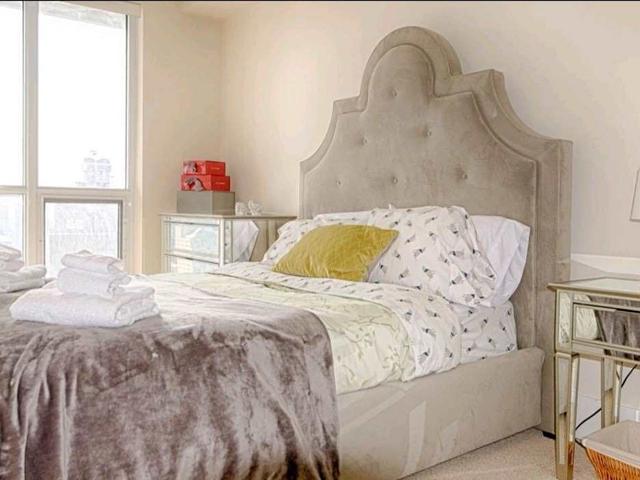 3206 - 300 Front St W