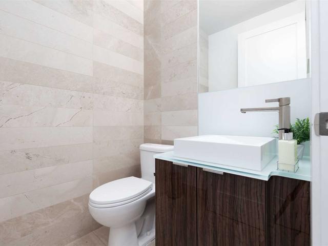 PH2 - 300 Front St W